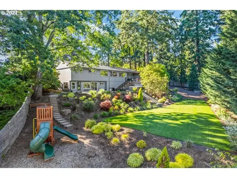 10218 SW 61st Avenue Portland OR 97219