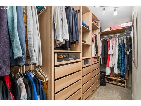 10218 SW 61st Avenue Portland OR 97219