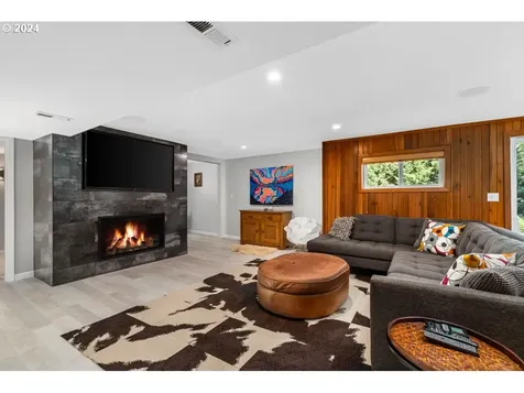 10218 SW 61st Avenue Portland OR 97219