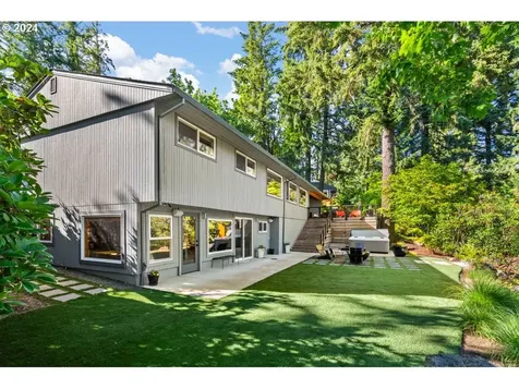 10218 SW 61st Avenue Portland OR 97219