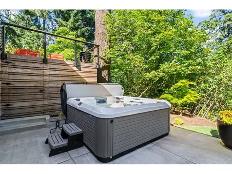 10218 SW 61st Avenue Portland OR 97219