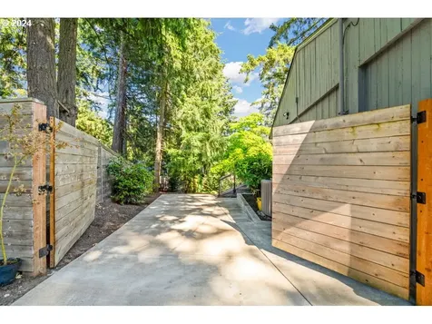 10218 SW 61st Avenue Portland OR 97219