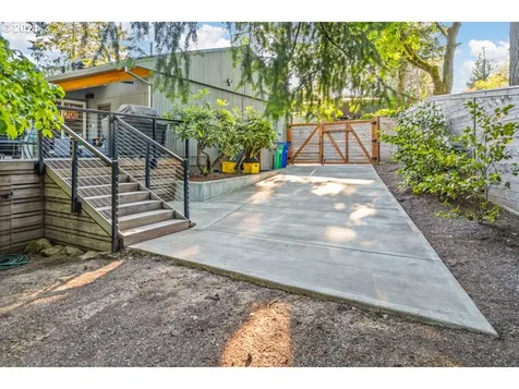 10218 SW 61st Avenue Portland OR 97219