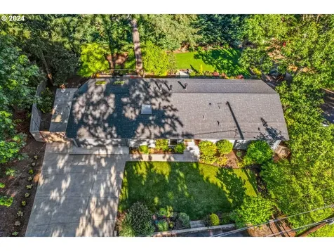 10218 SW 61st Avenue Portland OR 97219