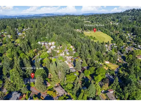 10218 SW 61st Avenue Portland OR 97219