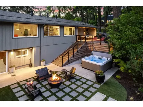 10218 SW 61st Avenue Portland OR 97219