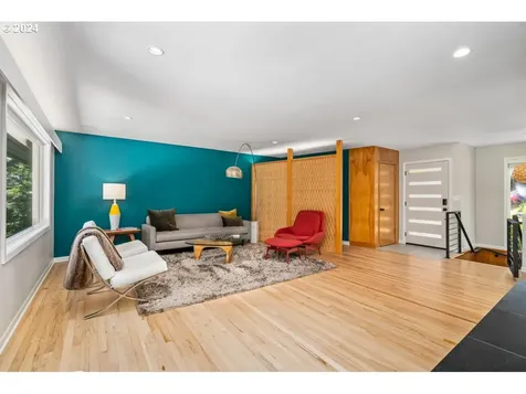 10218 SW 61st Avenue Portland OR 97219