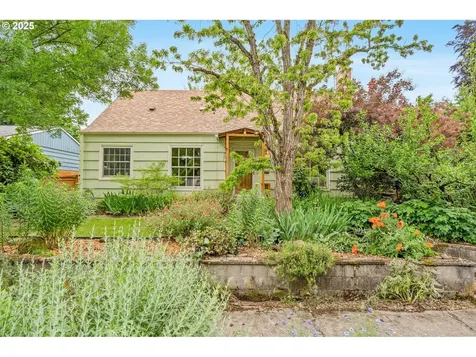3305 SE 76th Avenue Portland OR 97206
