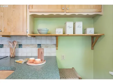 3305 SE 76th Avenue Portland OR 97206