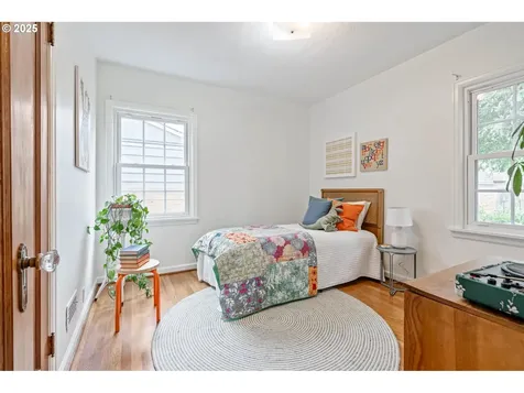 3305 SE 76th Avenue Portland OR 97206