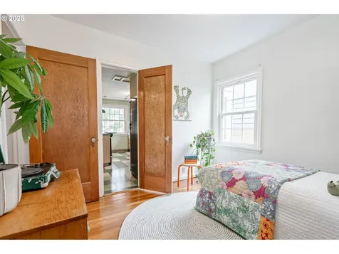 3305 SE 76th Avenue Portland OR 97206