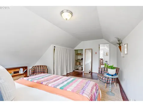 3305 SE 76th Avenue Portland OR 97206