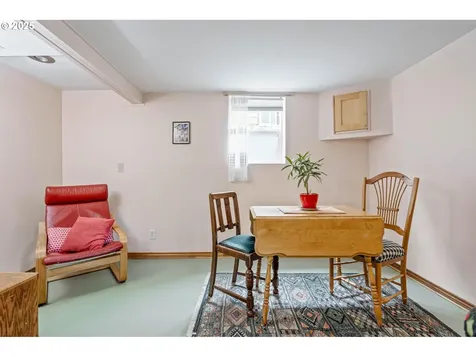 3305 SE 76th Avenue Portland OR 97206