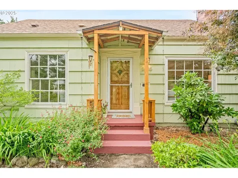 3305 SE 76th Avenue Portland OR 97206