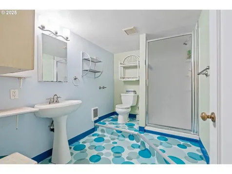 3305 SE 76th Avenue Portland OR 97206