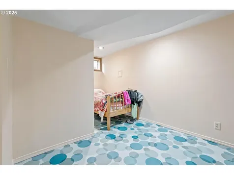 3305 SE 76th Avenue Portland OR 97206
