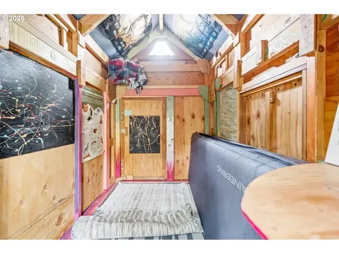 3305 SE 76th Avenue Portland OR 97206
