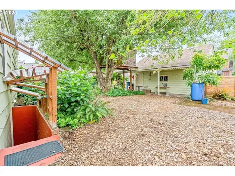 3305 SE 76th Avenue Portland OR 97206