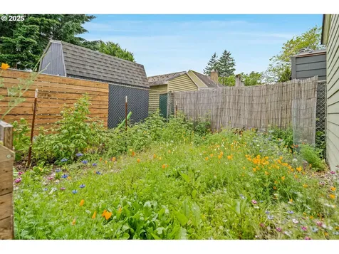 3305 SE 76th Avenue Portland OR 97206