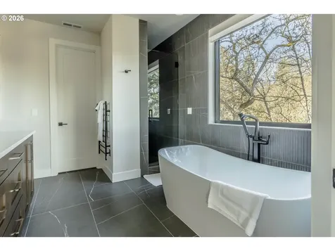 4560 SW 59th Avenue Portland OR 97211