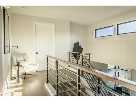 4560 SW 59th Avenue Portland OR 97211