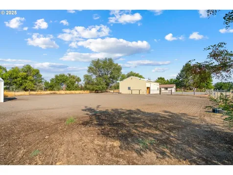 1291 NW Sjoren Lane Hermiston OR 97838