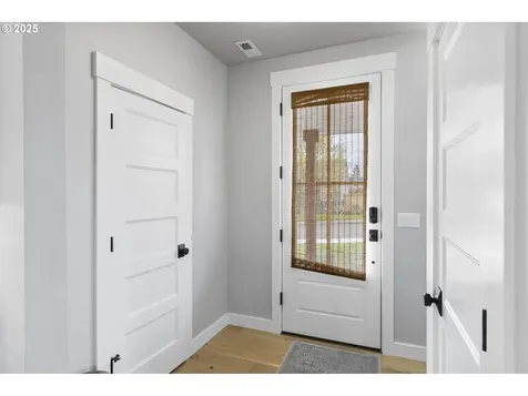 507 Honeysuckle Lane Eugene OR 97401