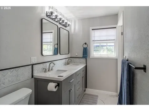 290 Singing Waters Road Winchester OR 97495