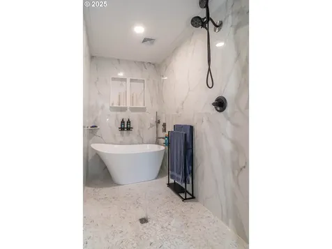 290 Singing Waters Road Winchester OR 97495