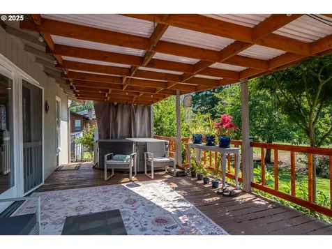 290 Singing Waters Road Winchester OR 97495