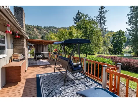 290 Singing Waters Road Winchester OR 97495