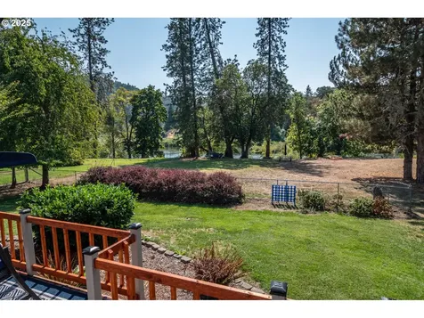 290 Singing Waters Road Winchester OR 97495