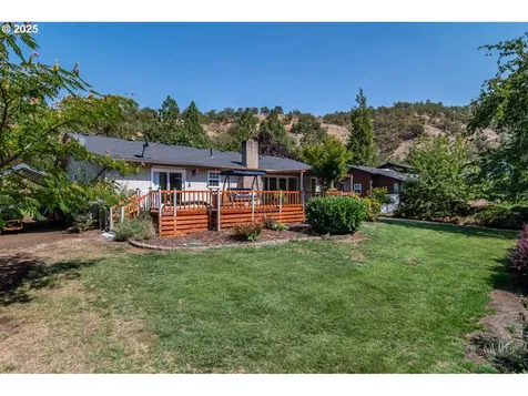 290 Singing Waters Road Winchester OR 97495