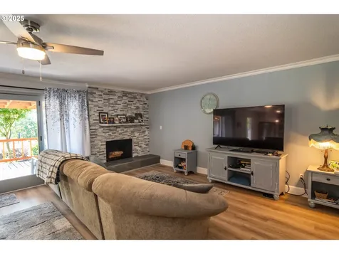 290 Singing Waters Road Winchester OR 97495