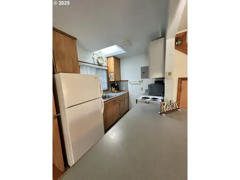 6835 SW Galley Avenue Lincoln City OR 97367