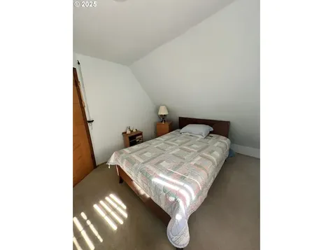 6835 SW Galley Avenue Lincoln City OR 97367