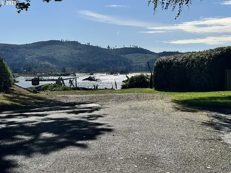 6835 SW Galley Avenue Lincoln City OR 97367
