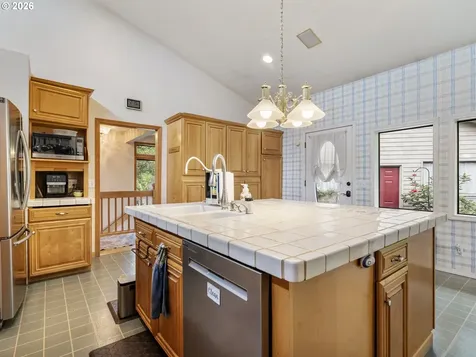 2319 Emerald Drive NW Salem OR 97304
