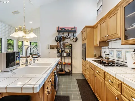 2319 Emerald Drive NW Salem OR 97304