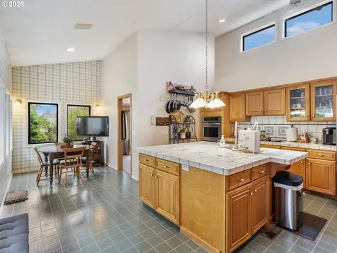 2319 Emerald Drive NW Salem OR 97304