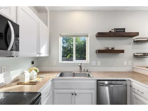 51692 SE 3rd Street Scappoose OR 97056