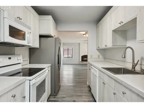 4324 NE 125th Place Portland OR 97230