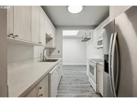 4324 NE 125th Place Portland OR 97230