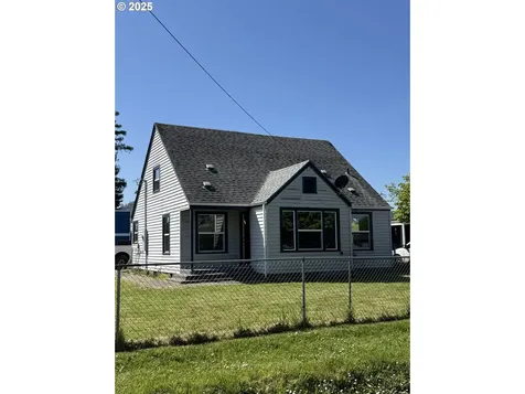 1965 D Street Springfield OR 97477