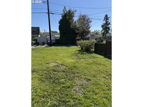 1965 D Street Springfield OR 97477