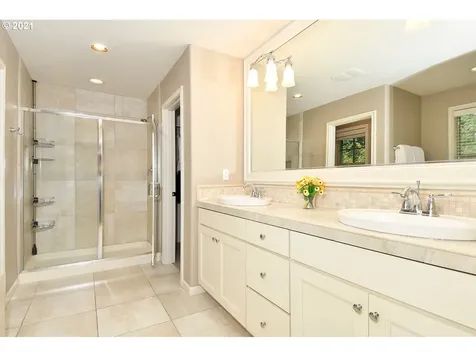 4583 Trillium Woods Lake Oswego OR 97035