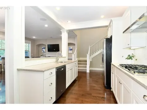4583 Trillium Woods Lake Oswego OR 97035