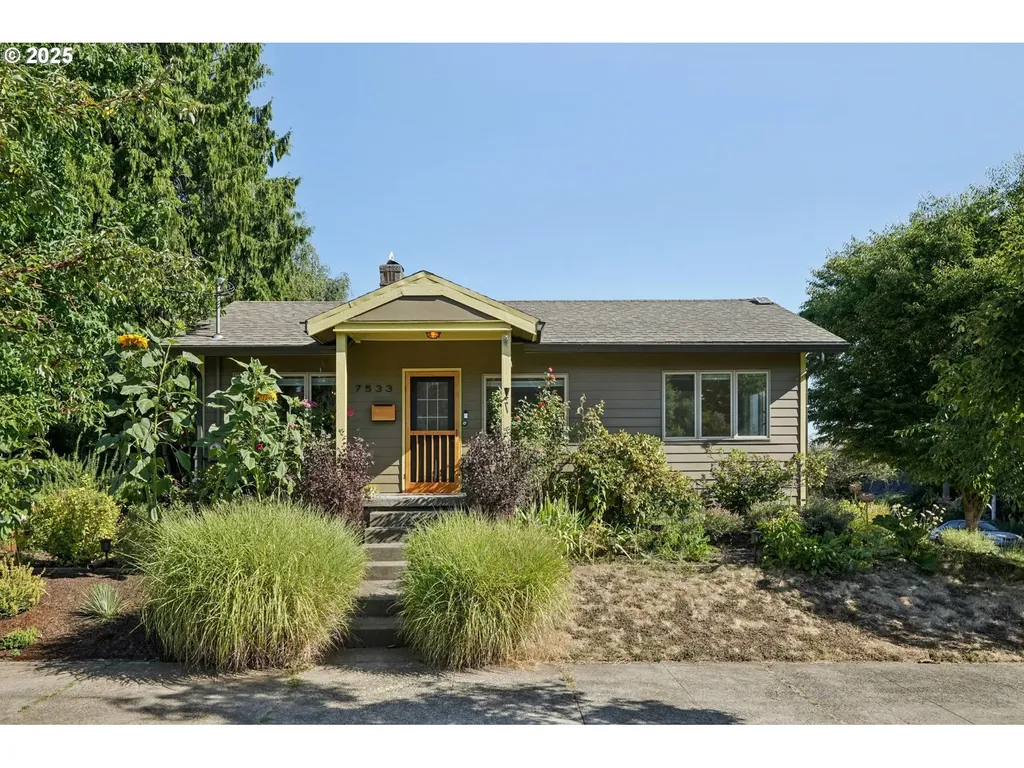 7533 NE Mason Street Portland OR 97218