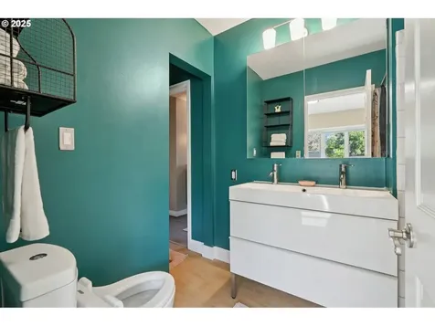 7533 NE Mason Street Portland OR 97218