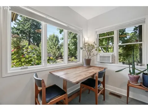 7533 NE Mason Street Portland OR 97218